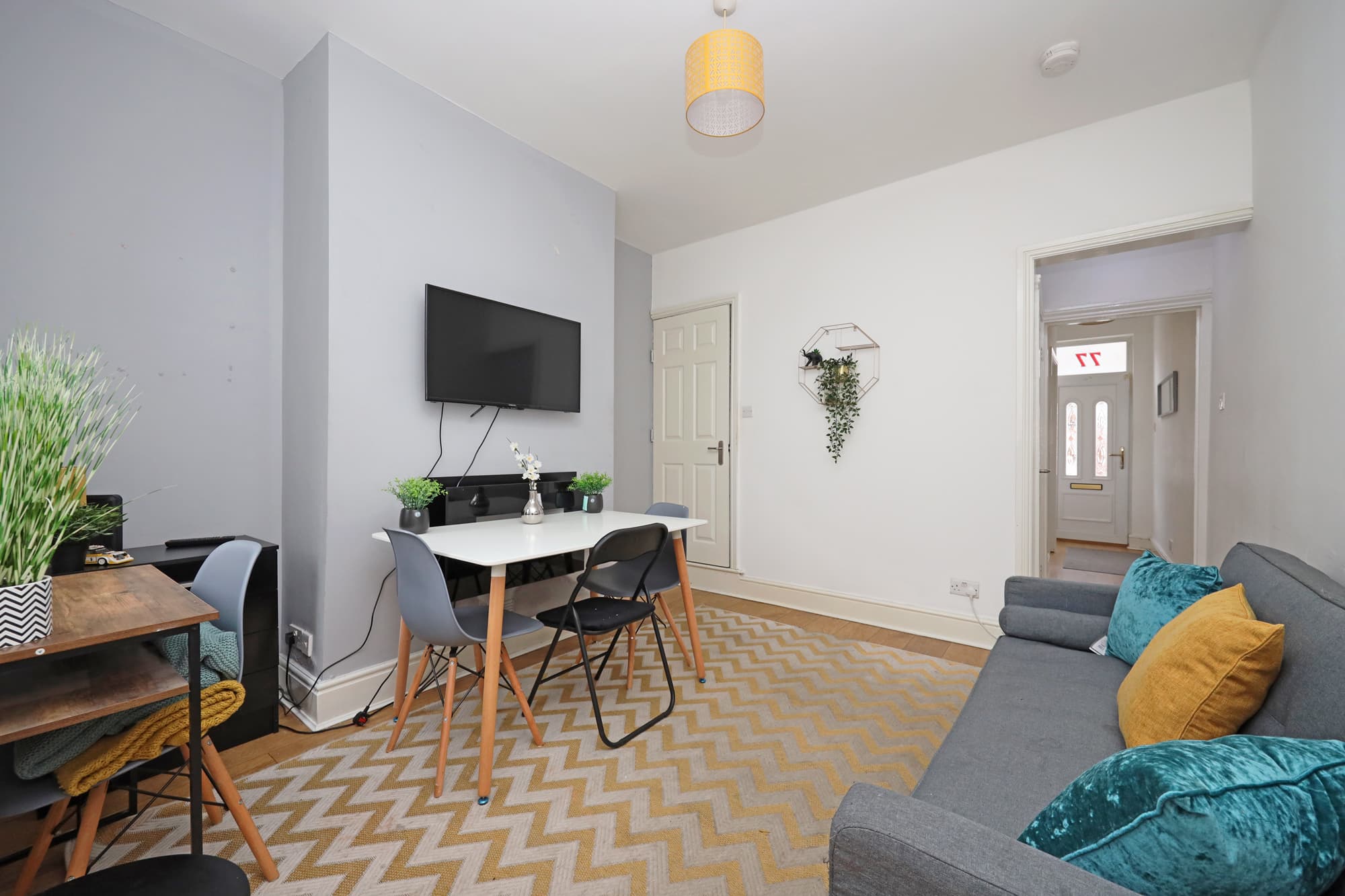 3 Bedroom House Elgin Street - cover